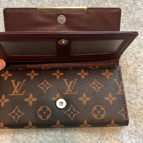 EUC Inspired Wallet - Picture 4 of 16